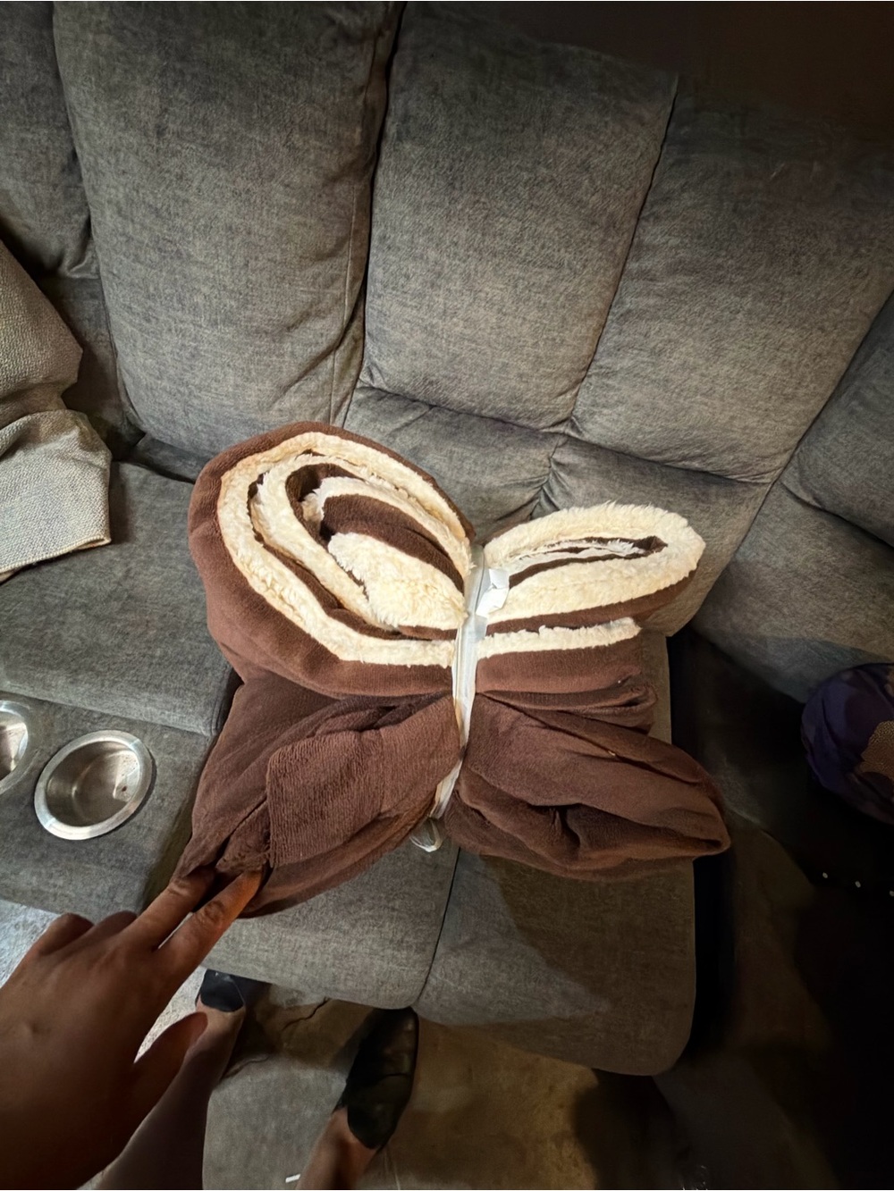 Reversible Sherpa Throw Blanket in Brown and Cream
